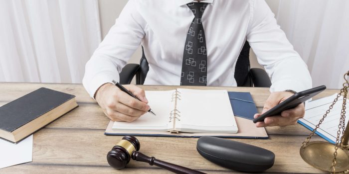 lawyer-with-smartphone